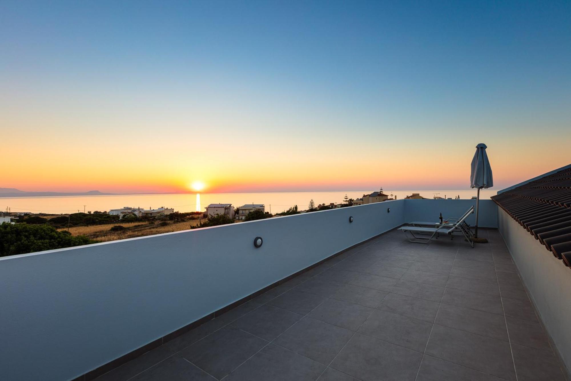 Evilio Suites, Inspired Family Retreat, Βy Thinkvilla Skaleta Exterior photo