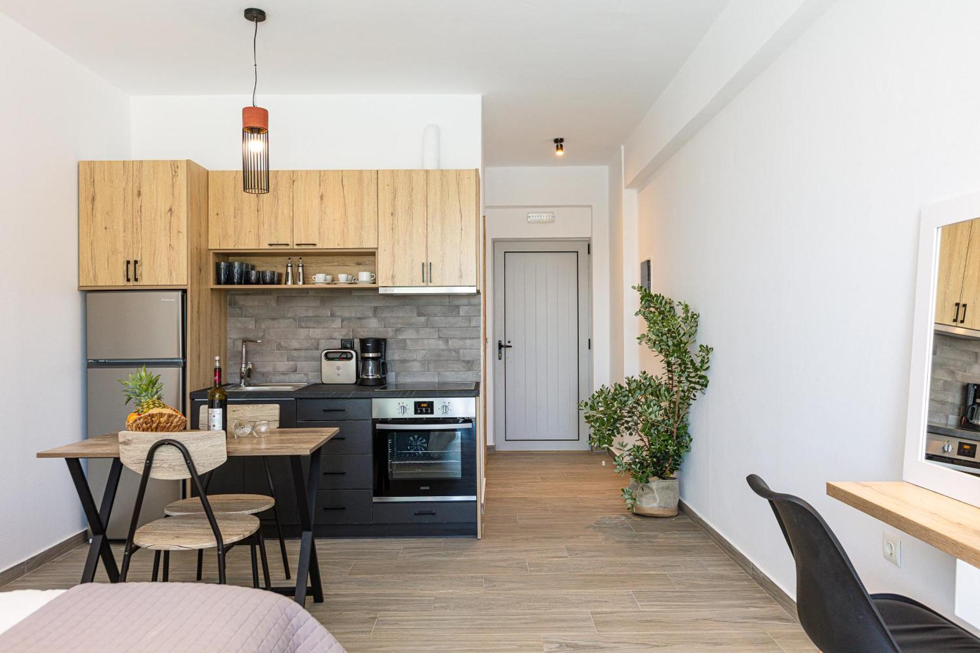 Evilio Suites, Inspired Family Retreat, Βy Thinkvilla Skaleta Exterior photo