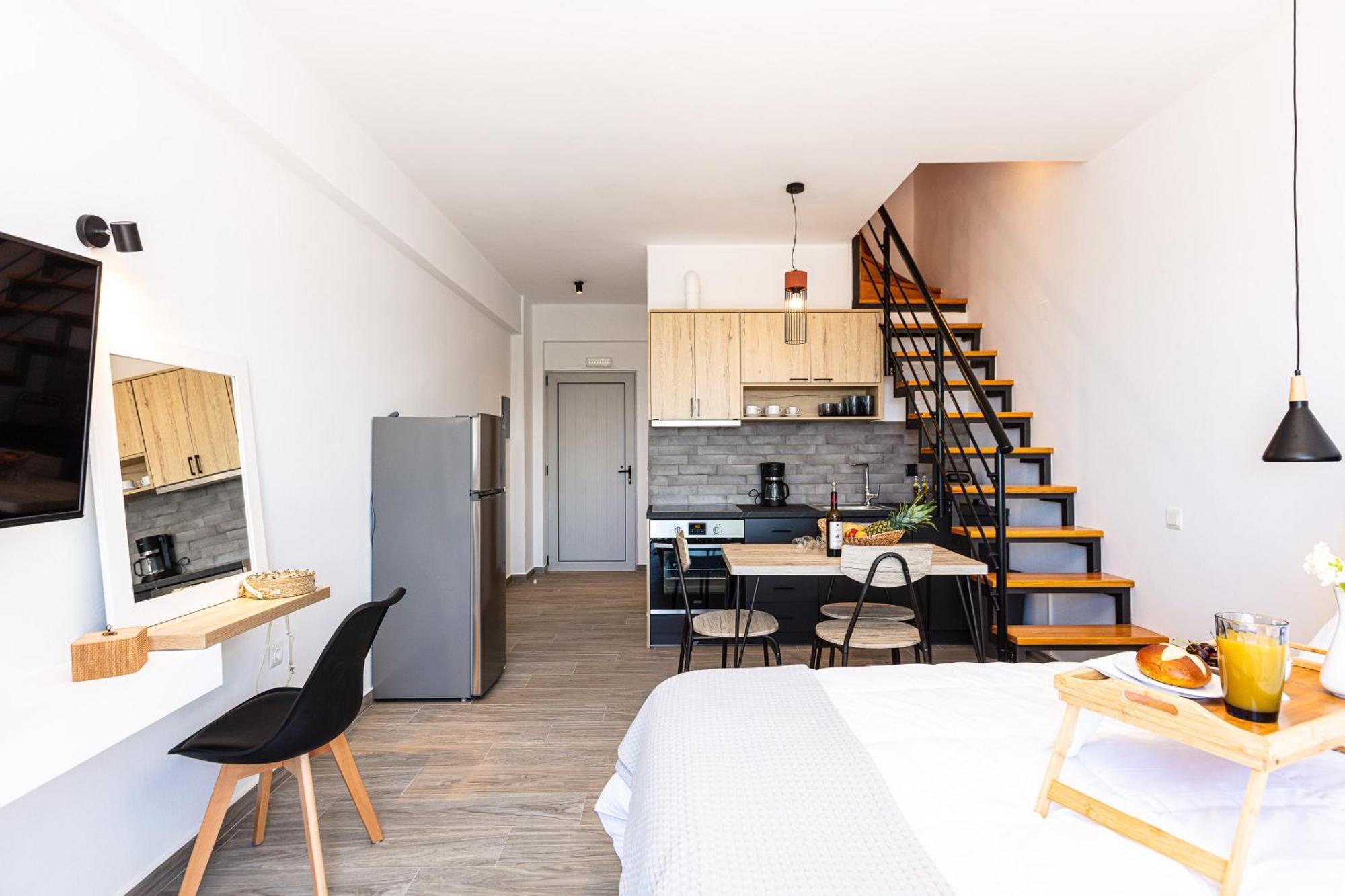 Evilio Suites, Inspired Family Retreat, Βy Thinkvilla Skaleta Exterior photo