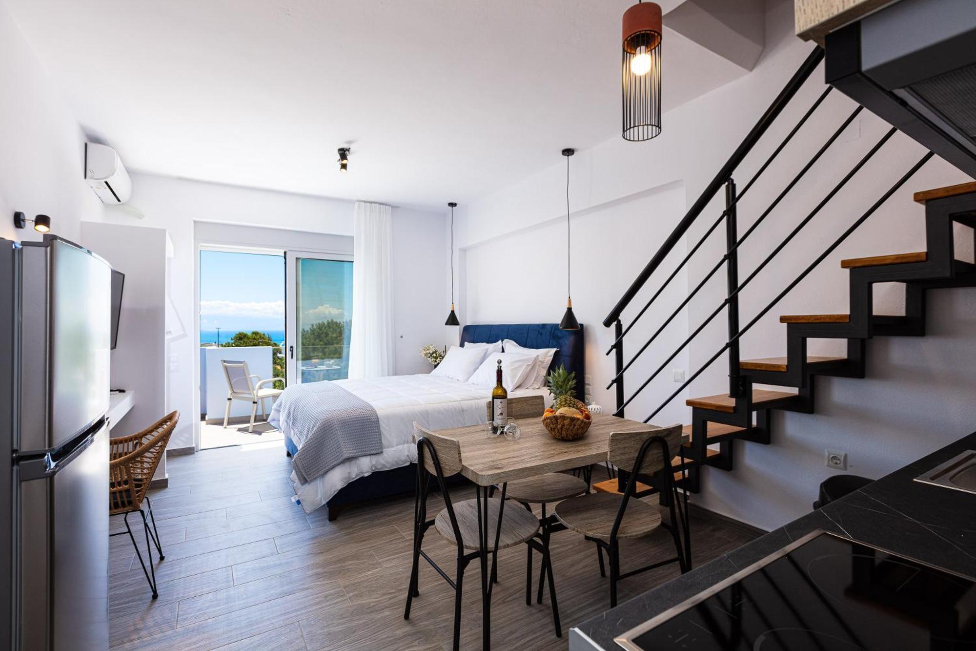 Evilio Suites, Inspired Family Retreat, Βy Thinkvilla Skaleta Exterior photo